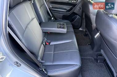 Внедорожник / Кроссовер Subaru Forester 2017 в 