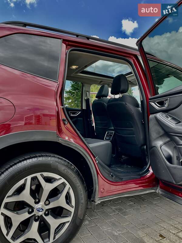 Позашляховик / Кросовер Subaru Forester 2020 в Києві