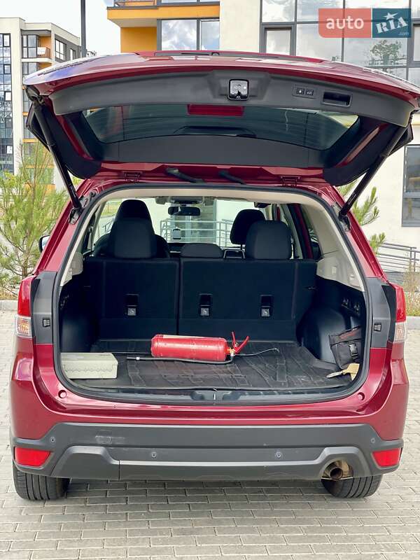 Позашляховик / Кросовер Subaru Forester 2020 в Києві