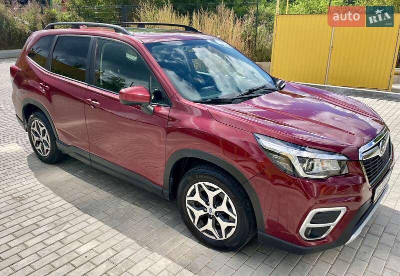 Позашляховик / Кросовер Subaru Forester 2020 в Києві