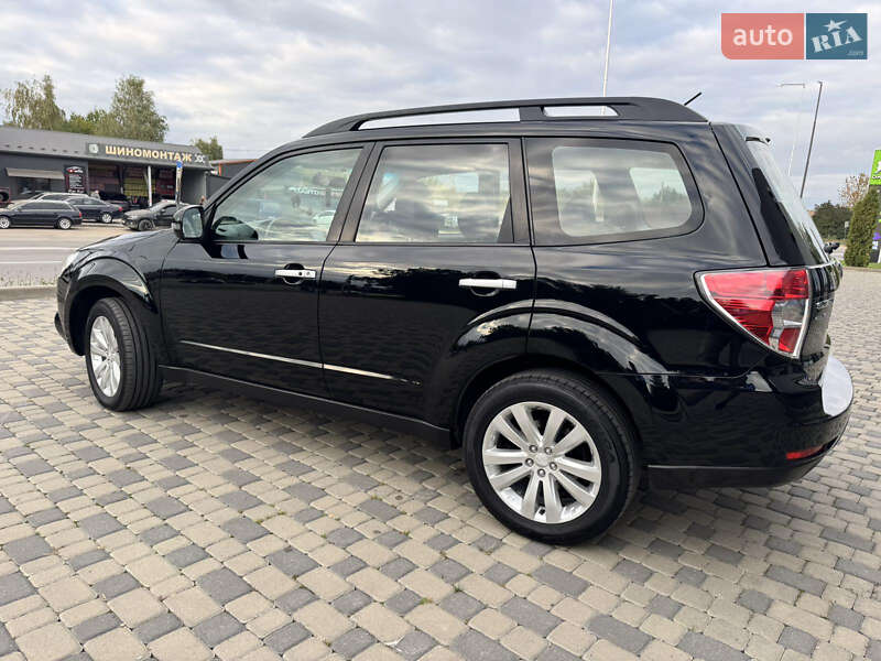 Внедорожник / Кроссовер Subaru Forester 2011 в Ивано-Франковске