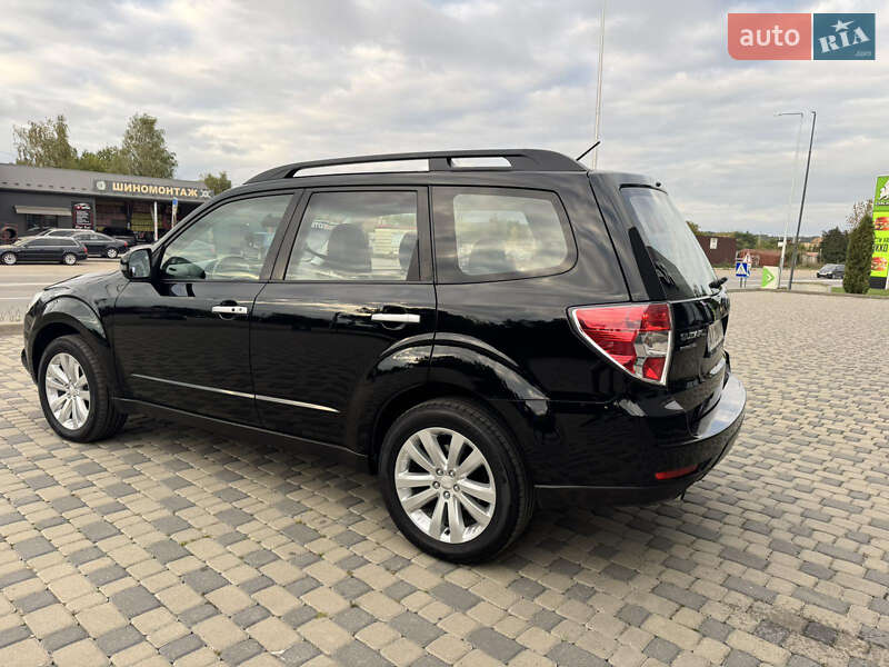 Внедорожник / Кроссовер Subaru Forester 2011 в Ивано-Франковске