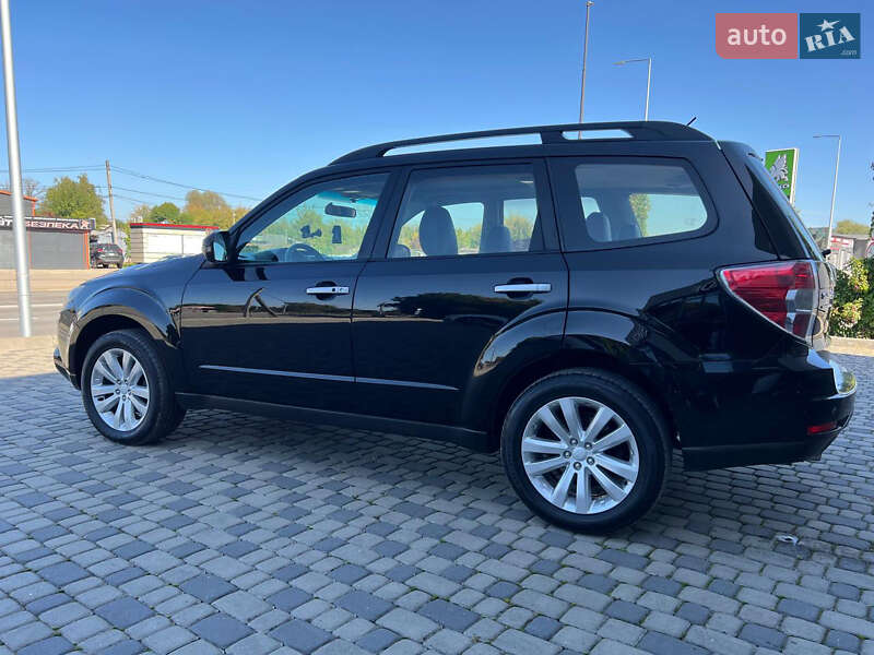 Внедорожник / Кроссовер Subaru Forester 2011 в Ивано-Франковске