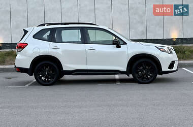 Внедорожник / Кроссовер Subaru Forester 2023 в 