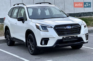 Внедорожник / Кроссовер Subaru Forester 2023 в 