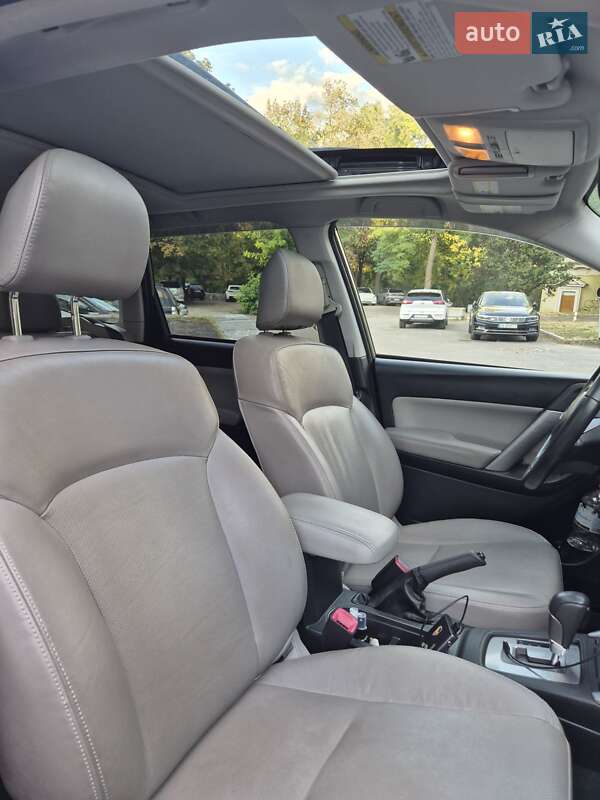 Внедорожник / Кроссовер Subaru Forester 2014 в Днепре