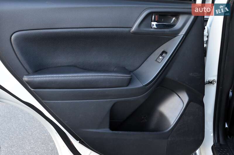 Внедорожник / Кроссовер Subaru Forester 2014 в Киеве