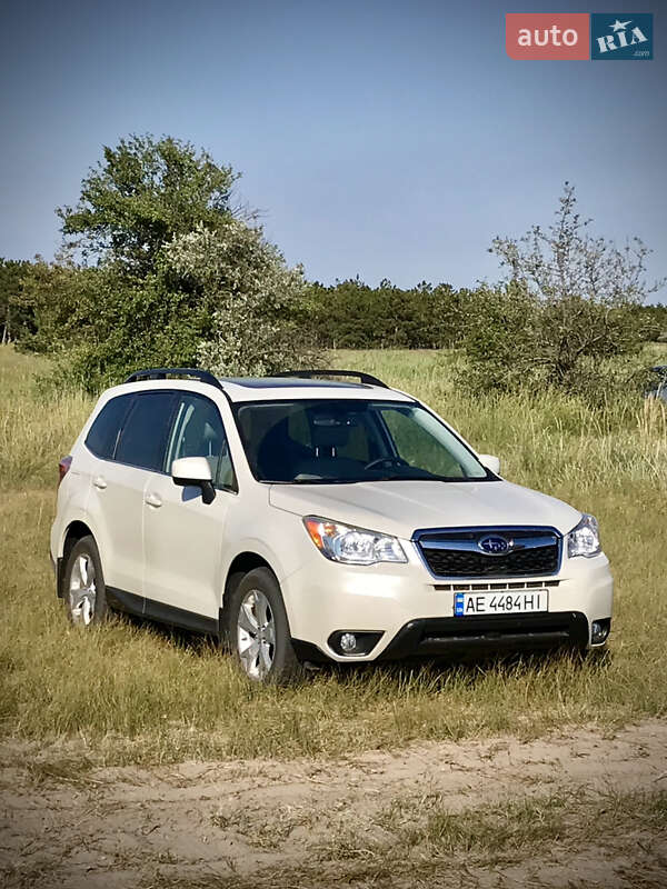 Внедорожник / Кроссовер Subaru Forester 2015 в 