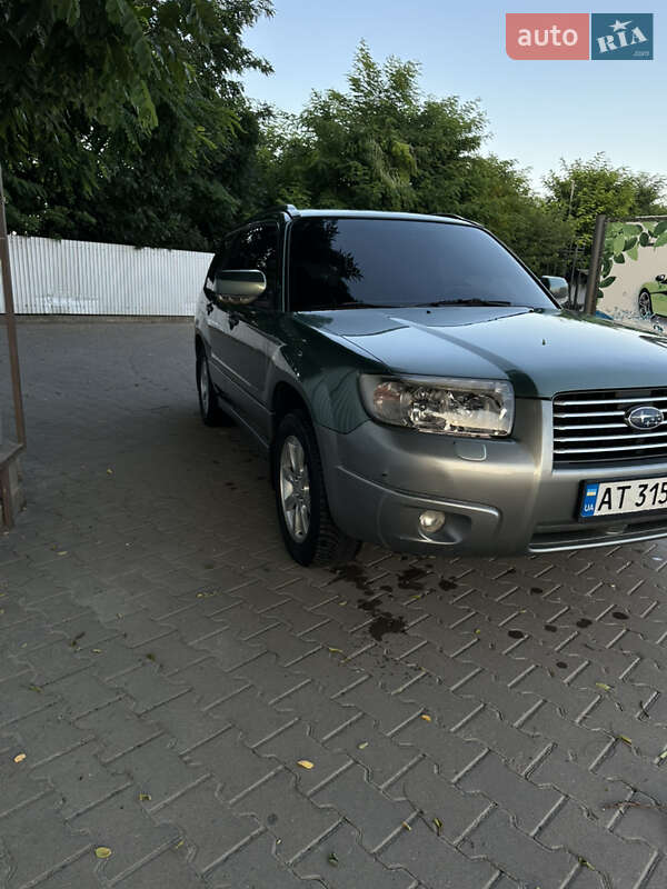 Внедорожник / Кроссовер Subaru Forester 2006 в Снятине