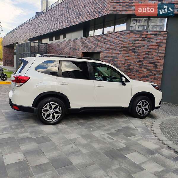 Внедорожник / Кроссовер Subaru Forester 2022 в Днепре