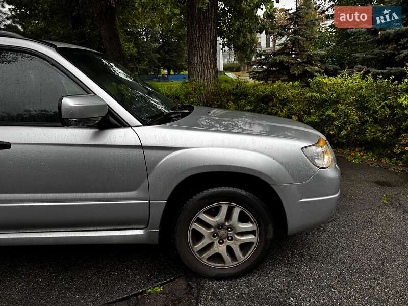 Позашляховик / Кросовер Subaru Forester 2006 в Києві