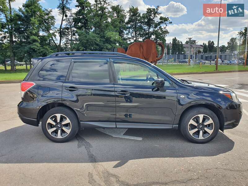 Внедорожник / Кроссовер Subaru Forester 2017 в Киеве