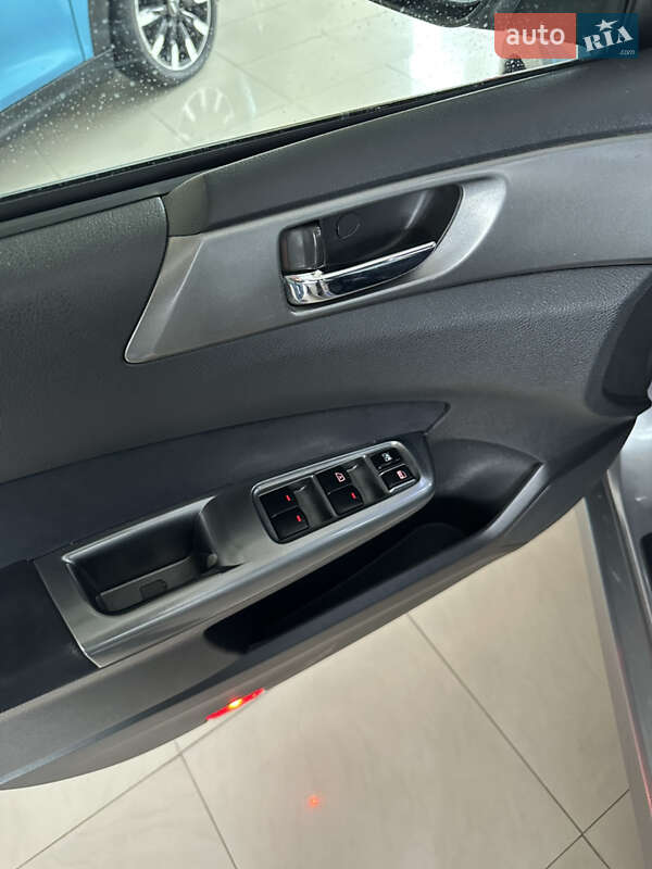 Внедорожник / Кроссовер Subaru Forester 2011 в Одессе