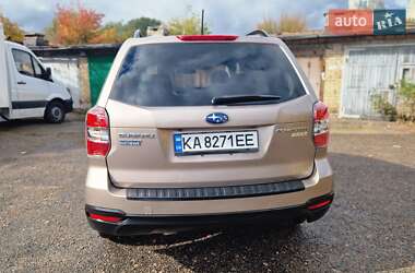 Внедорожник / Кроссовер Subaru Forester 2014 в 