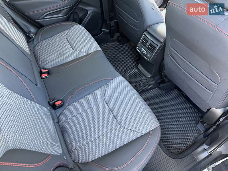 Внедорожник / Кроссовер Subaru Forester 2023 в Киеве