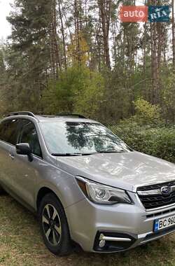 Позашляховик / Кросовер Subaru Forester 2017 в Львові