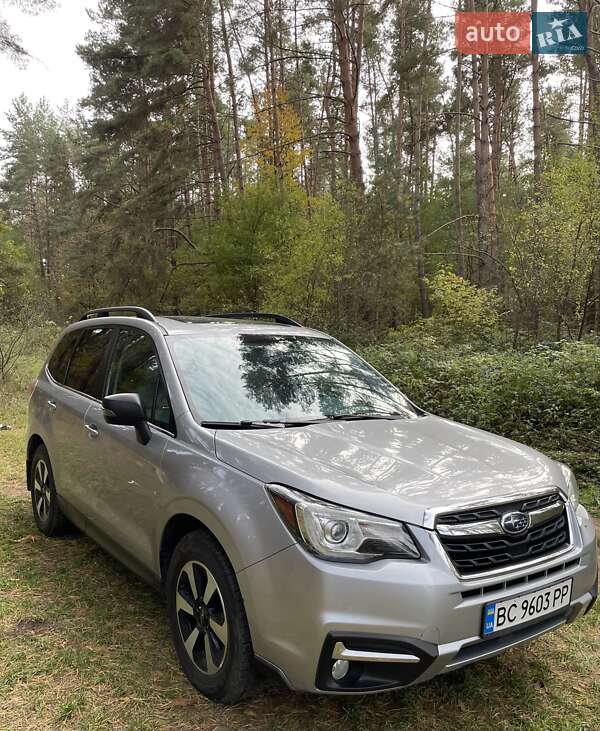 Внедорожник / Кроссовер Subaru Forester 2017 в 