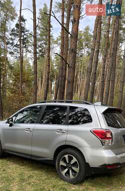 Внедорожник / Кроссовер Subaru Forester 2017 в 