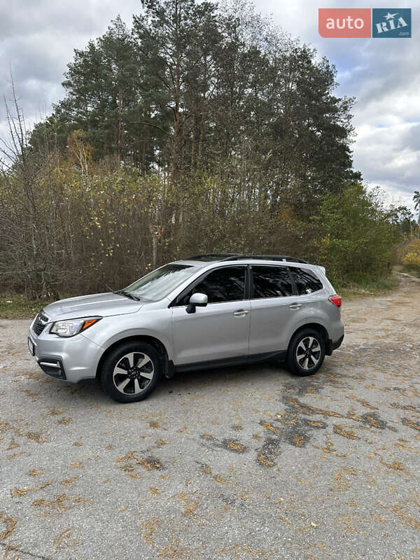 Внедорожник / Кроссовер Subaru Forester 2017 в Полонном