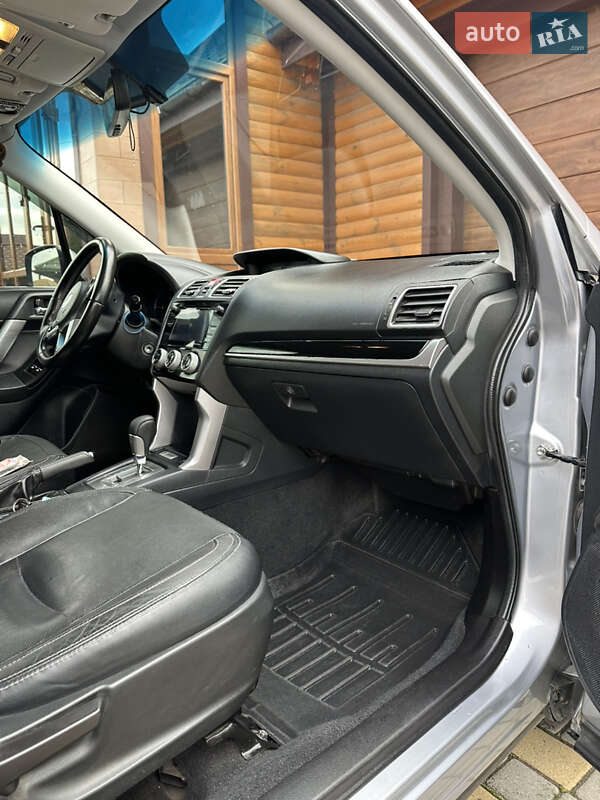 Внедорожник / Кроссовер Subaru Forester 2017 в Полонном