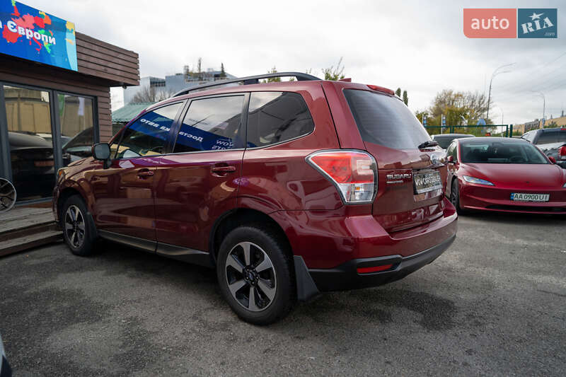 Позашляховик / Кросовер Subaru Forester 2017 в Києві