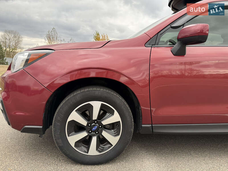 Внедорожник / Кроссовер Subaru Forester 2016 в Киеве