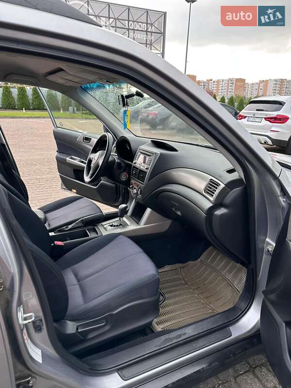 Позашляховик / Кросовер Subaru Forester 2010 в Львові