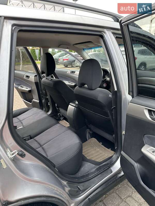 Позашляховик / Кросовер Subaru Forester 2010 в Львові