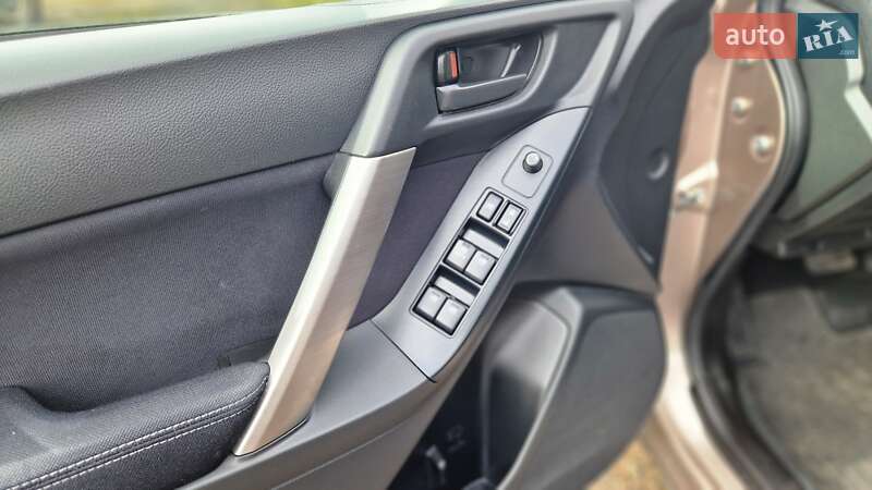 Внедорожник / Кроссовер Subaru Forester 2014 в Киеве