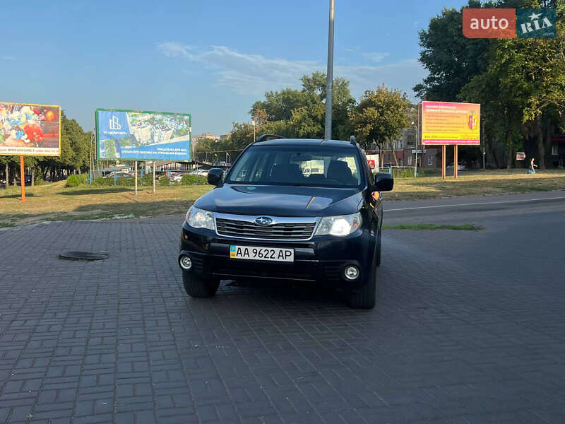 Позашляховик / Кросовер Subaru Forester 2010 в Кам'янському