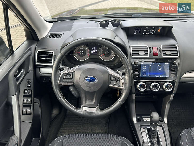 Позашляховик / Кросовер Subaru Forester 2015 в Львові