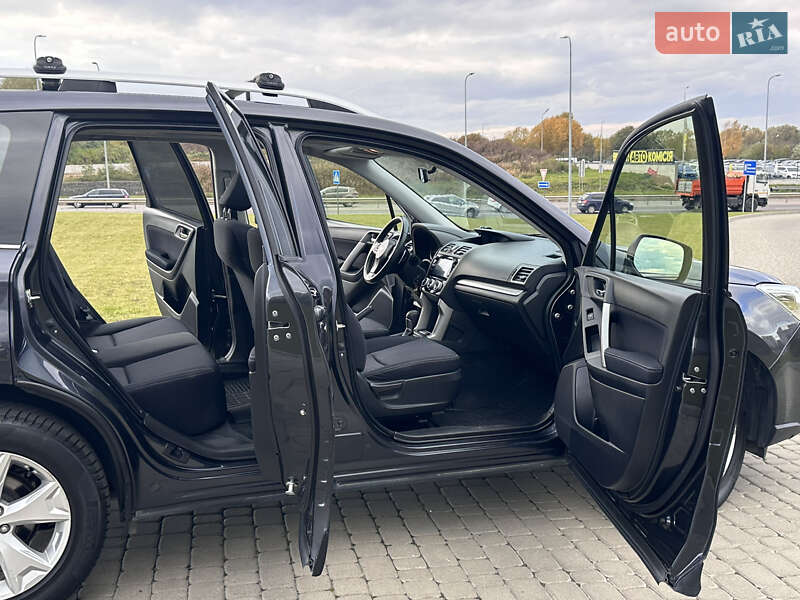 Позашляховик / Кросовер Subaru Forester 2015 в Львові