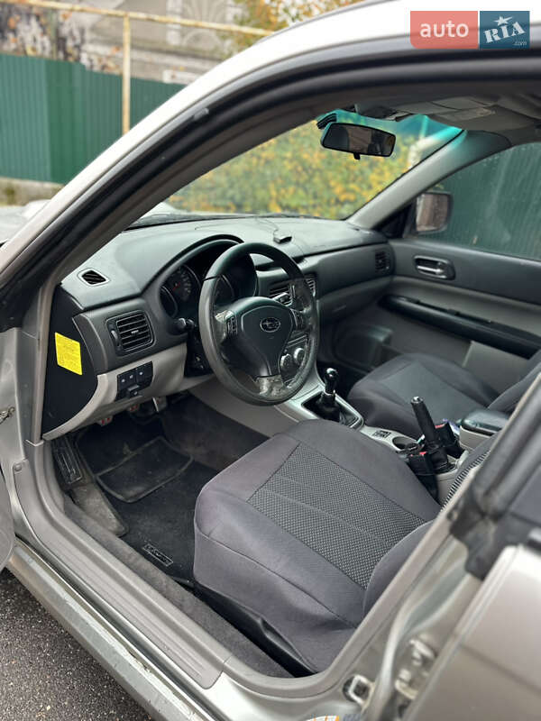 Внедорожник / Кроссовер Subaru Forester 2006 в Авангарде