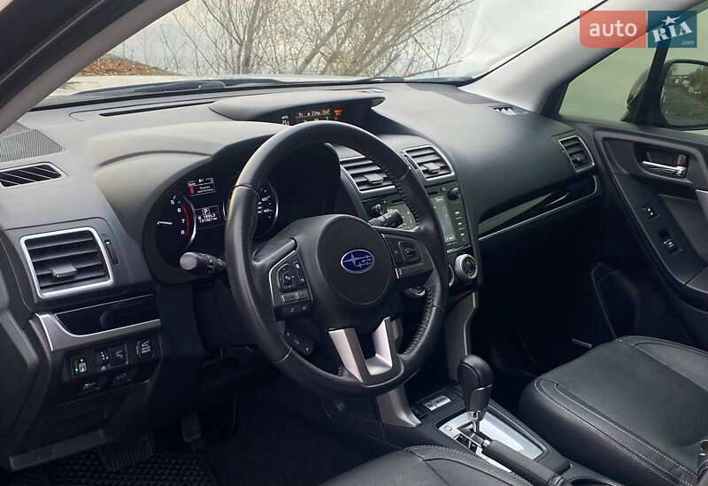 Позашляховик / Кросовер Subaru Forester 2017 в Дніпрі
