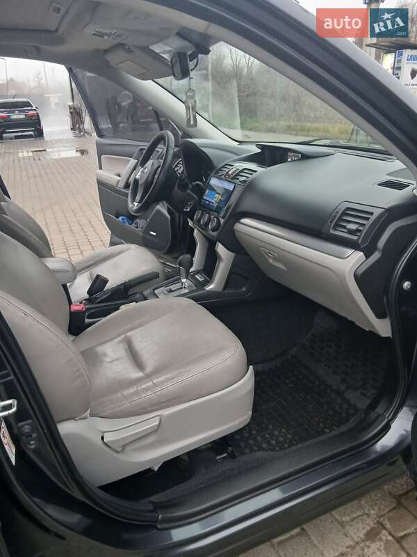 Внедорожник / Кроссовер Subaru Forester 2013 в Жовкве