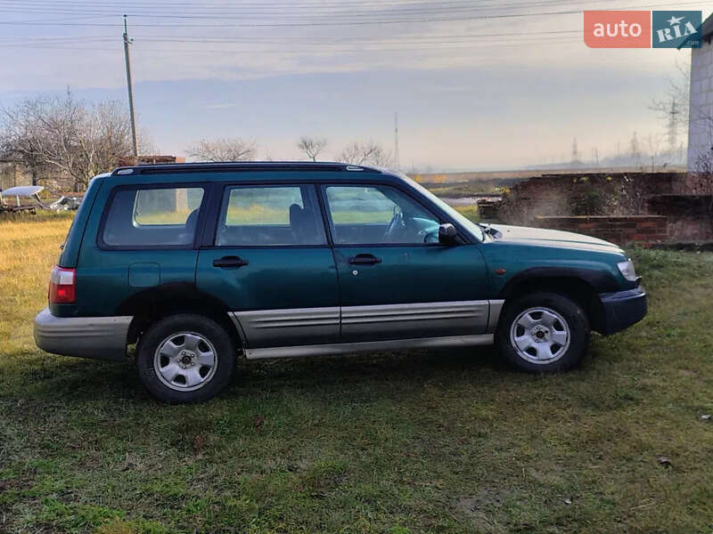 Внедорожник / Кроссовер Subaru Forester 2000 в Шевченкове