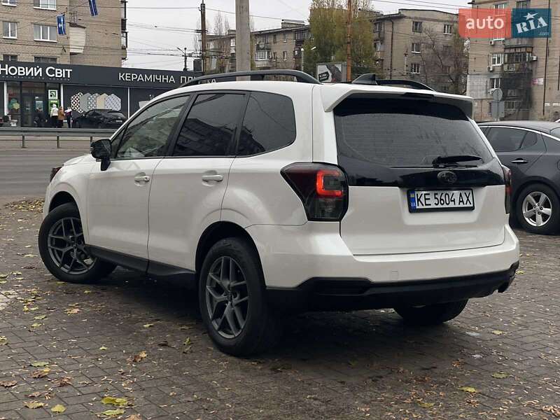 Внедорожник / Кроссовер Subaru Forester 2018 в Днепре