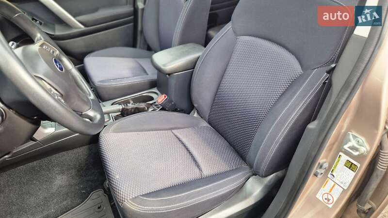 Позашляховик / Кросовер Subaru Forester 2014 в Києві