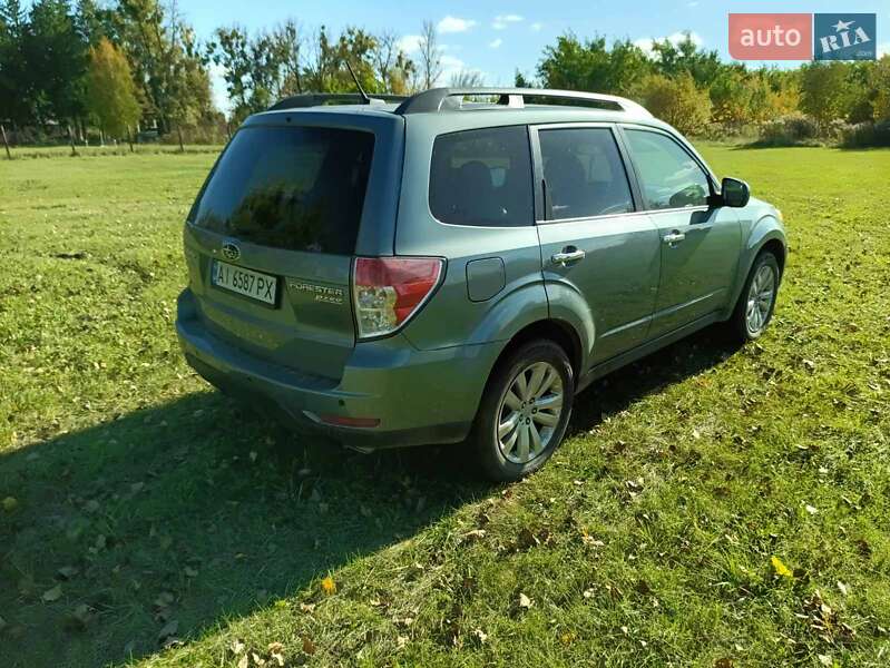 Позашляховик / Кросовер Subaru Forester 2012 в Житомирі