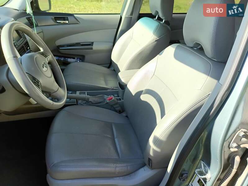 Позашляховик / Кросовер Subaru Forester 2012 в Житомирі