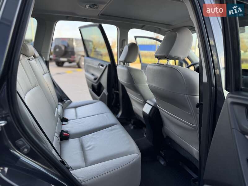 Позашляховик / Кросовер Subaru Forester 2014 в Києві