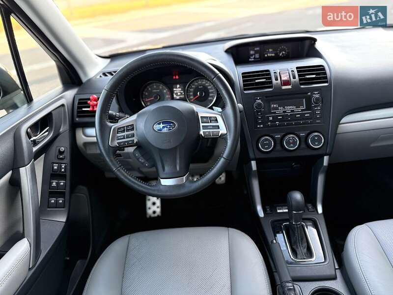 Позашляховик / Кросовер Subaru Forester 2014 в Києві
