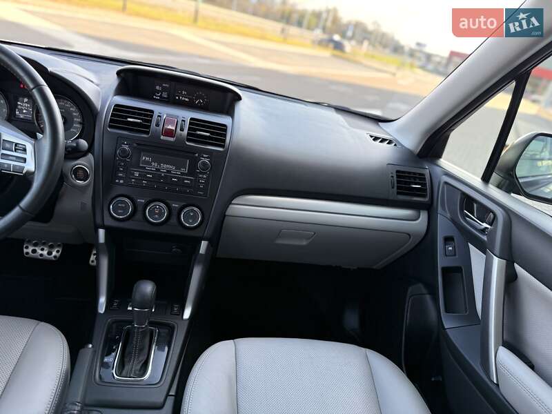 Позашляховик / Кросовер Subaru Forester 2014 в Києві