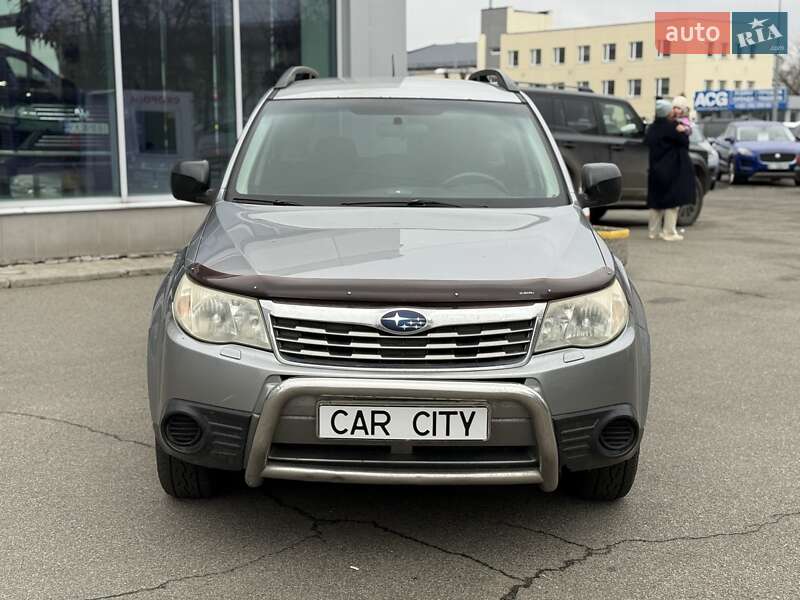 Внедорожник / Кроссовер Subaru Forester 2010 в Киеве