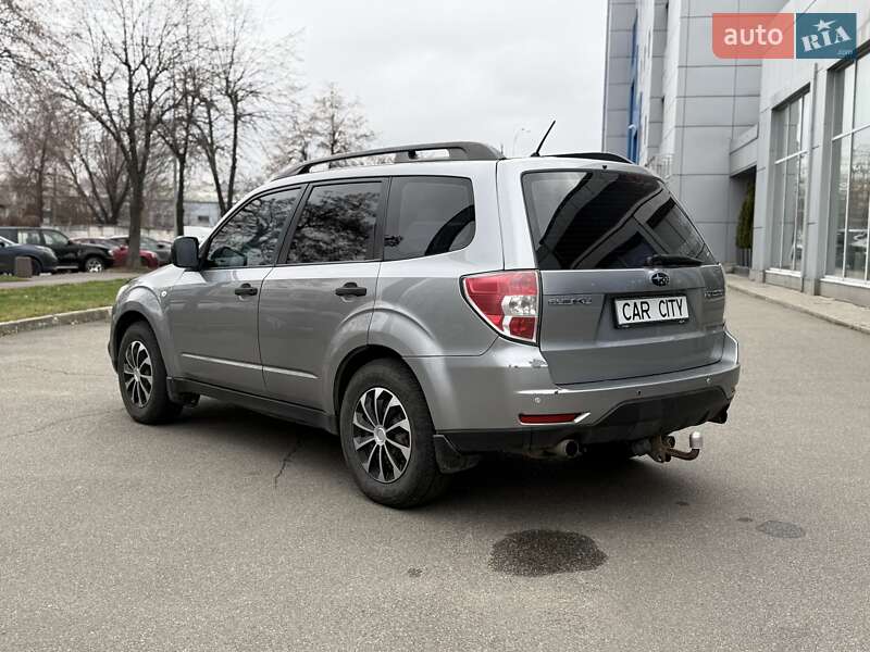 Внедорожник / Кроссовер Subaru Forester 2010 в Киеве
