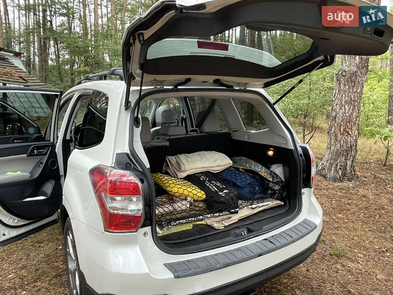 Внедорожник / Кроссовер Subaru Forester 2016 в Киеве