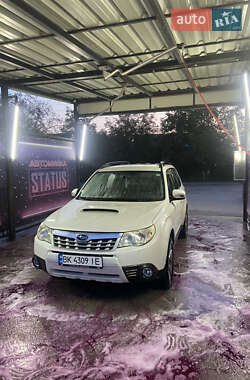 Позашляховик / Кросовер Subaru Forester 2010 в Острозі
