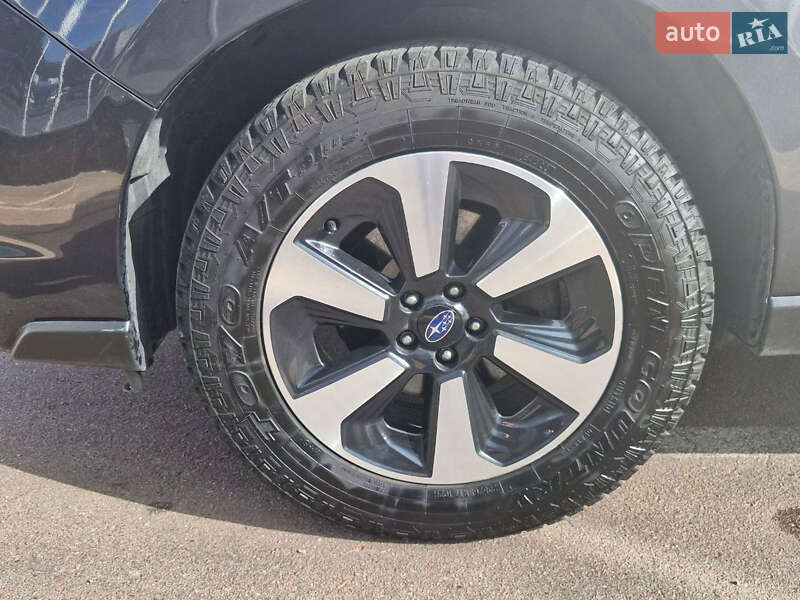 Позашляховик / Кросовер Subaru Forester 2016 в Києві