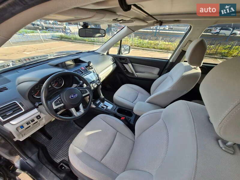 Позашляховик / Кросовер Subaru Forester 2016 в Києві