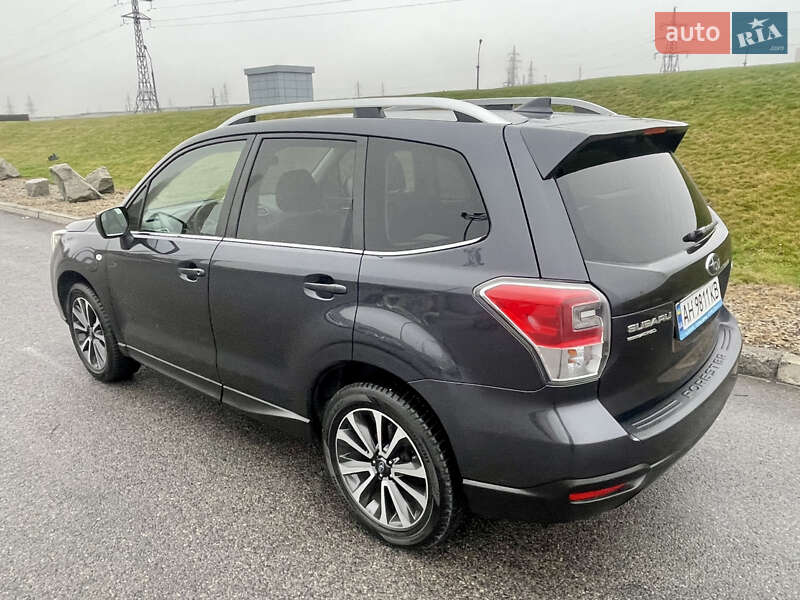 Внедорожник / Кроссовер Subaru Forester 2017 в Днепре